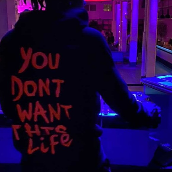 Meet your Posher, Sean - Picture 5 of 10